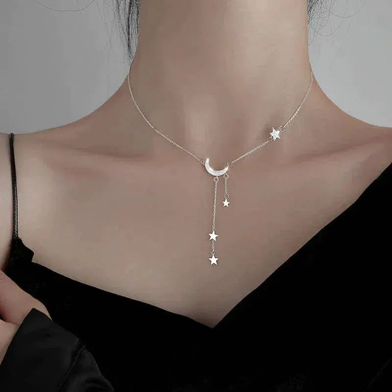 Collar de Luna y Estrellas Plateado