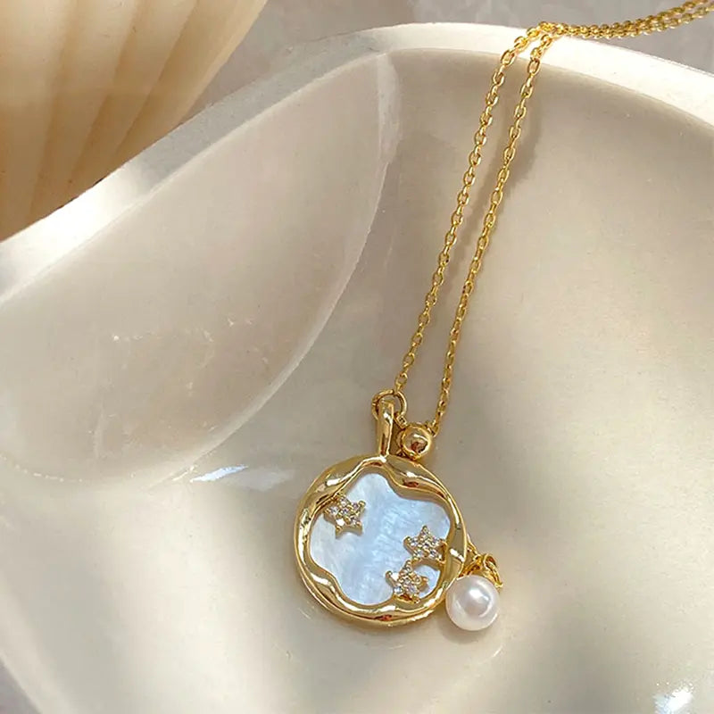 Collar de Piedra Luna con Perla en Oro
