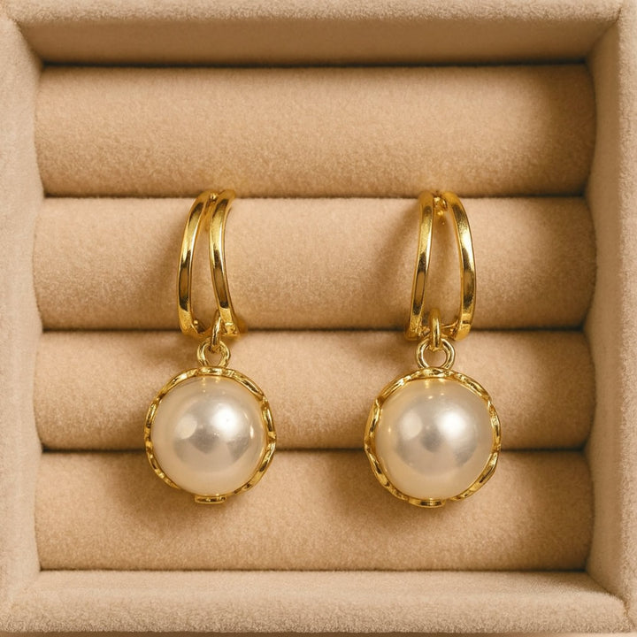 Pendientes Elegantes de Perlas Doradas