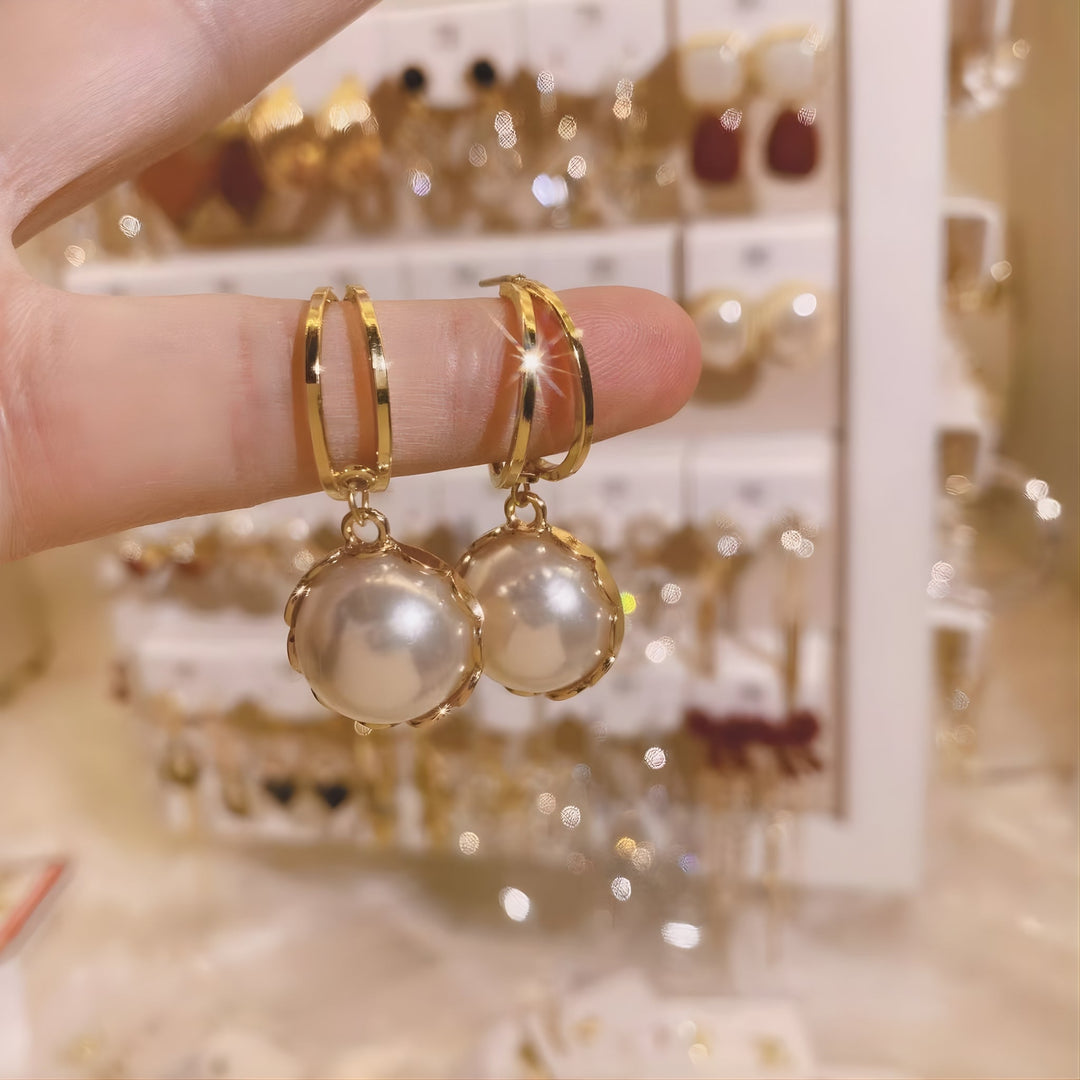 Pendientes Elegantes de Perlas Doradas
