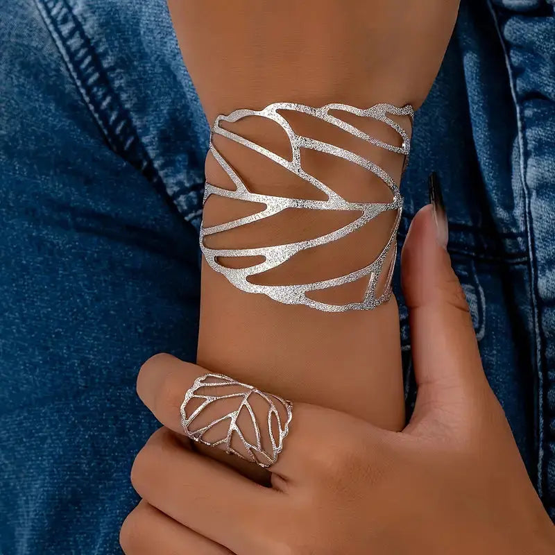 Pulsera de brazo con diseño de hojas vintage