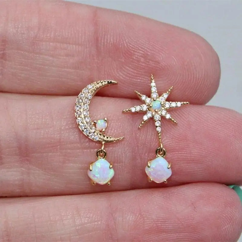 Pendientes de Luna y Estrella hechos de Oro y Ópalo