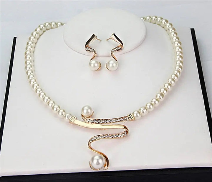 Collar de Perlas Naturales + Conjunto de Pendientes